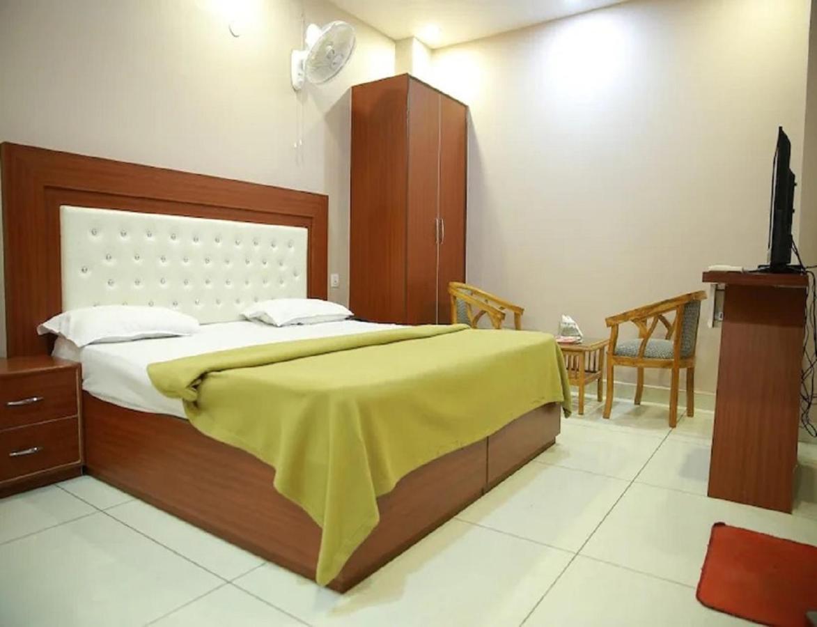 Hotel Kings, Rohtak Exterior foto